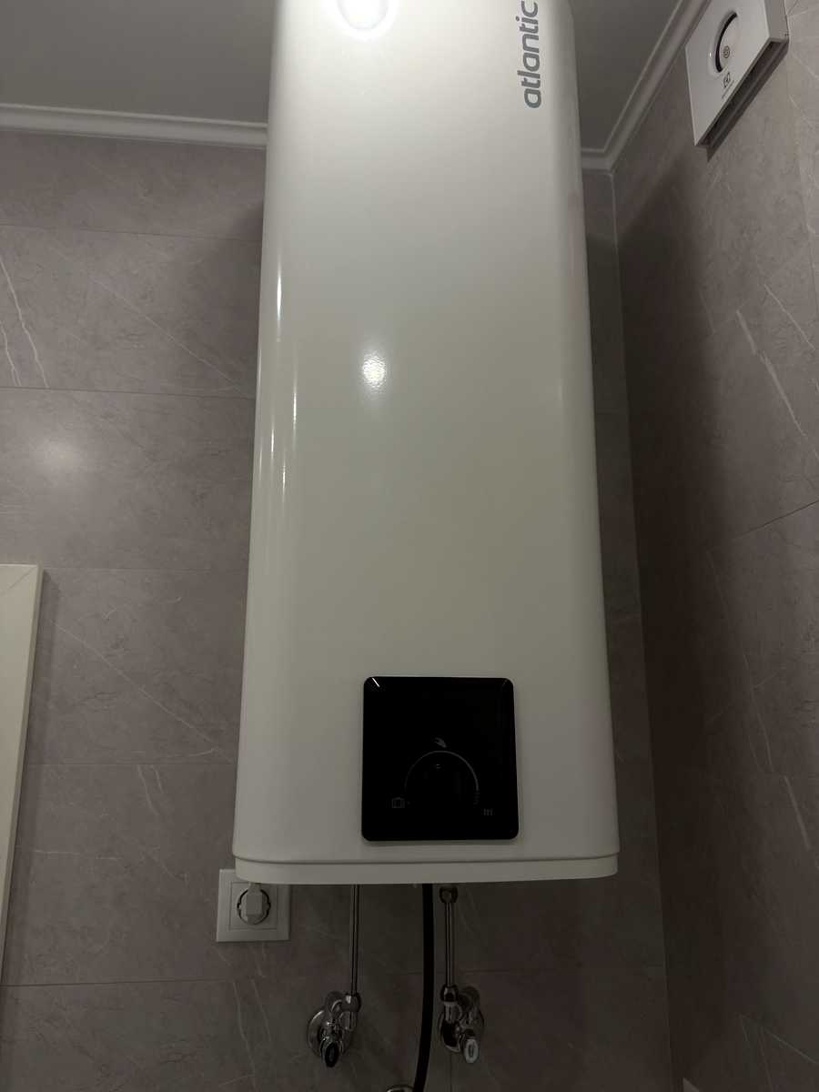 1860746885318559