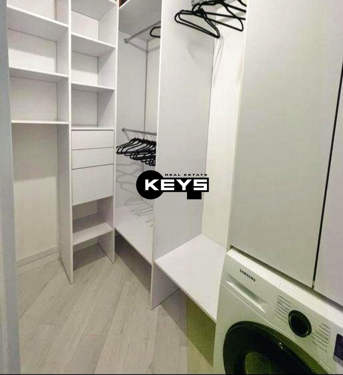 1860748277661572