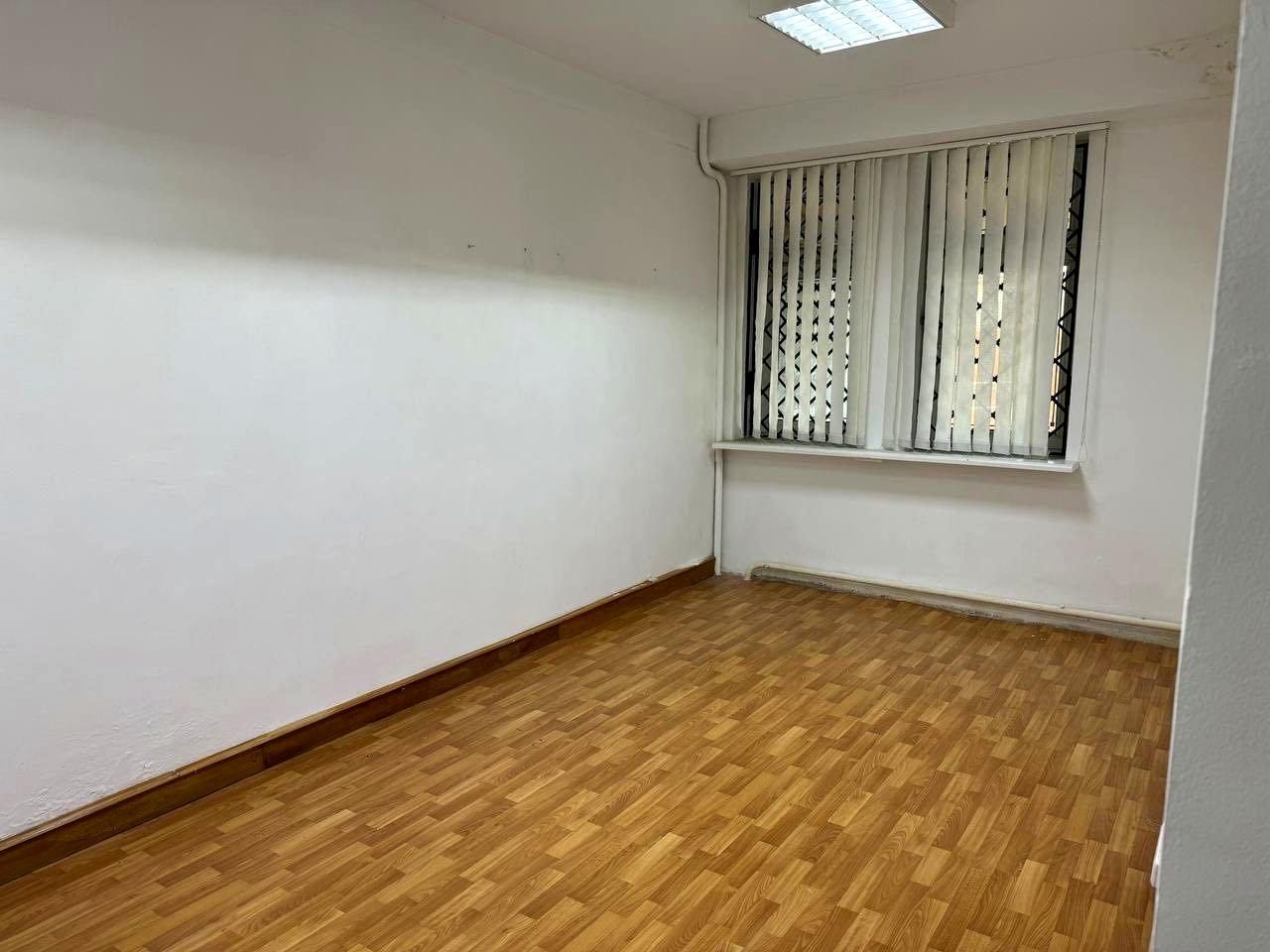 1860803638435152