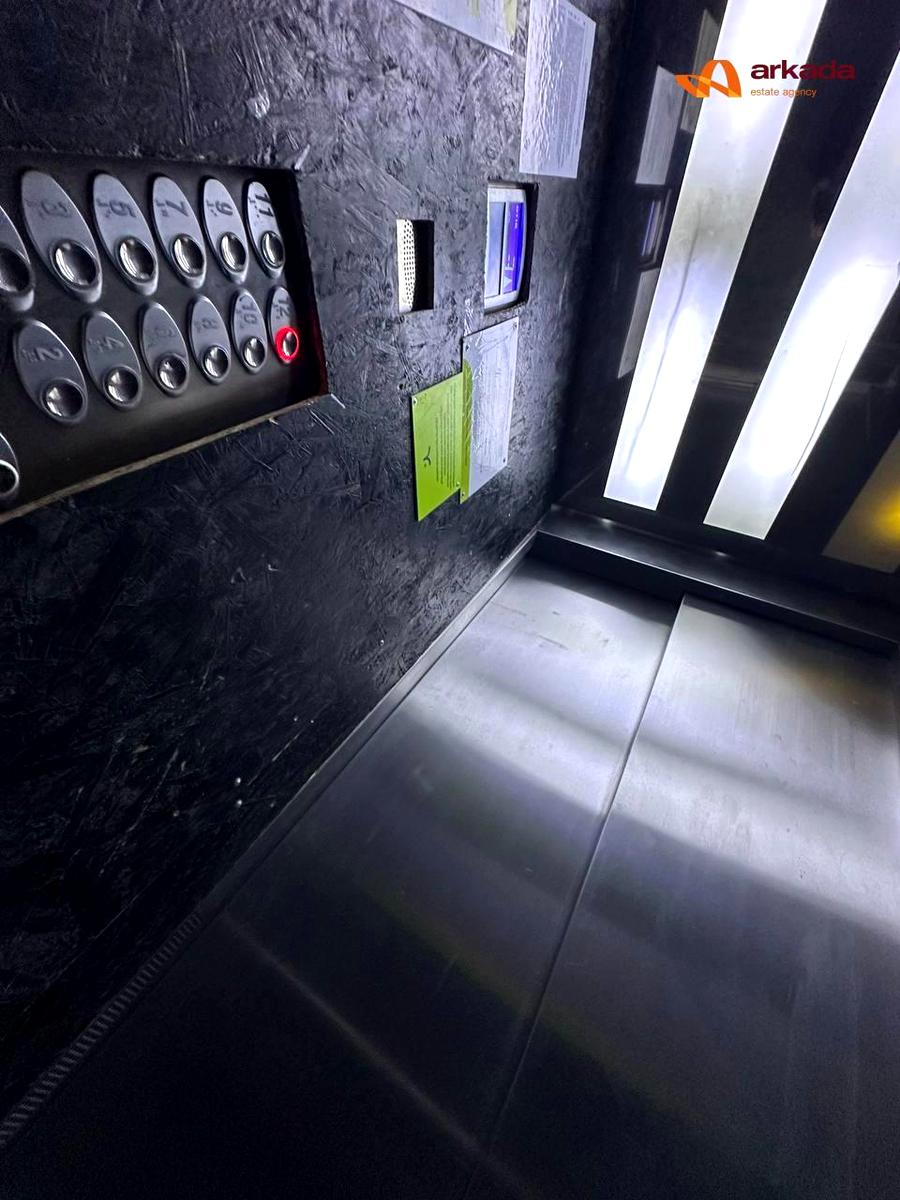 1860812727453760