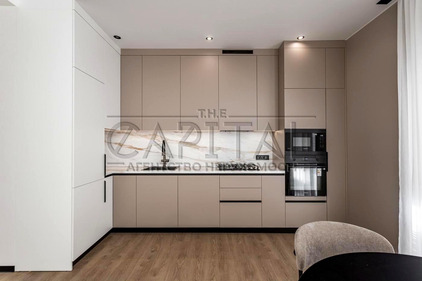 1860819304657919