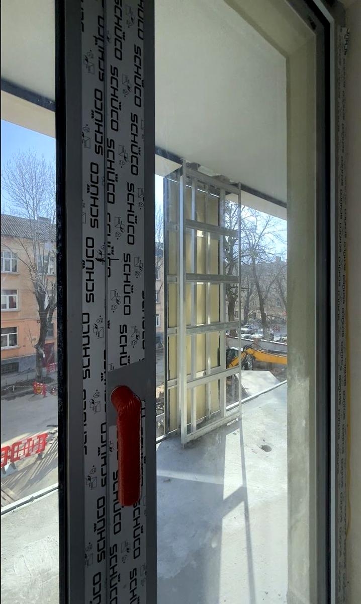 1860828761476735