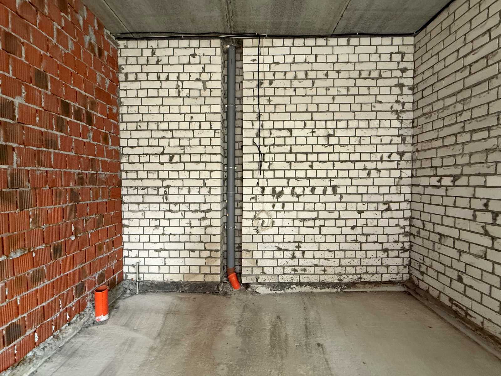 1860829574574925