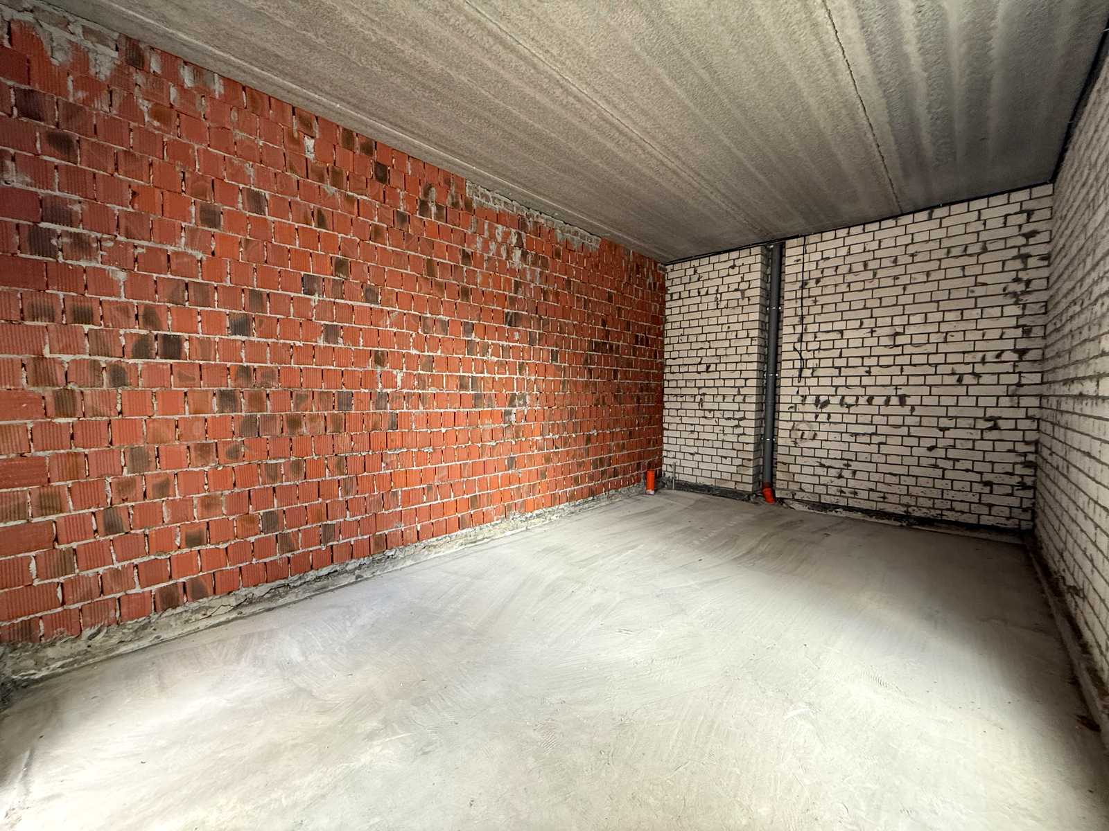 1860829575571996