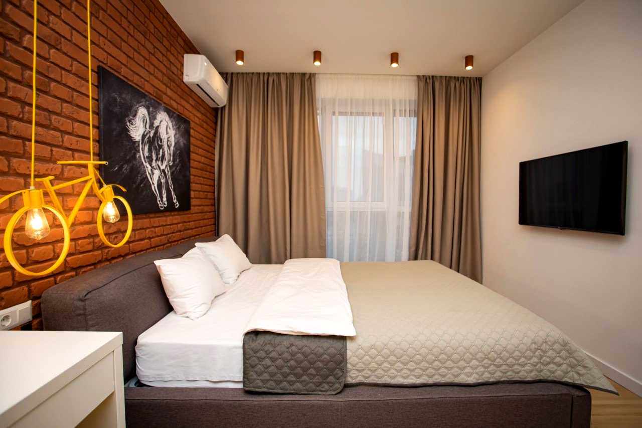 1860912404019712