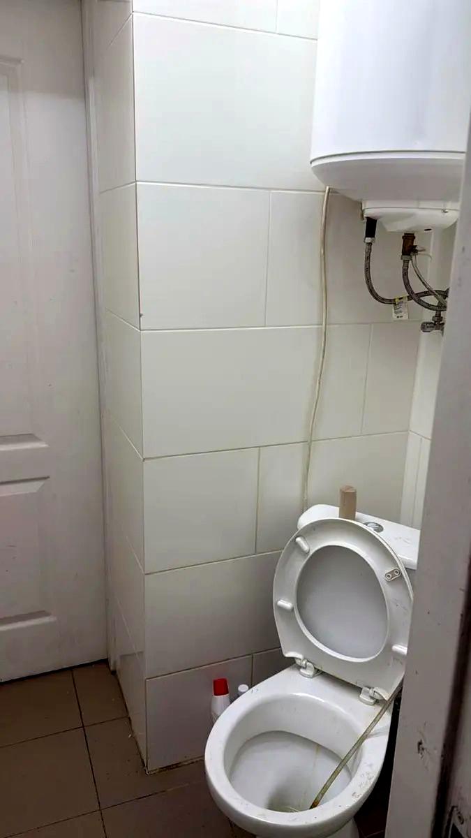 1860986764841832