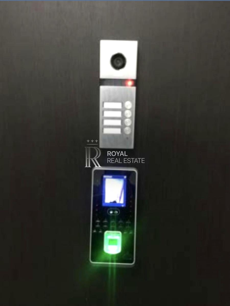 1861000175668195