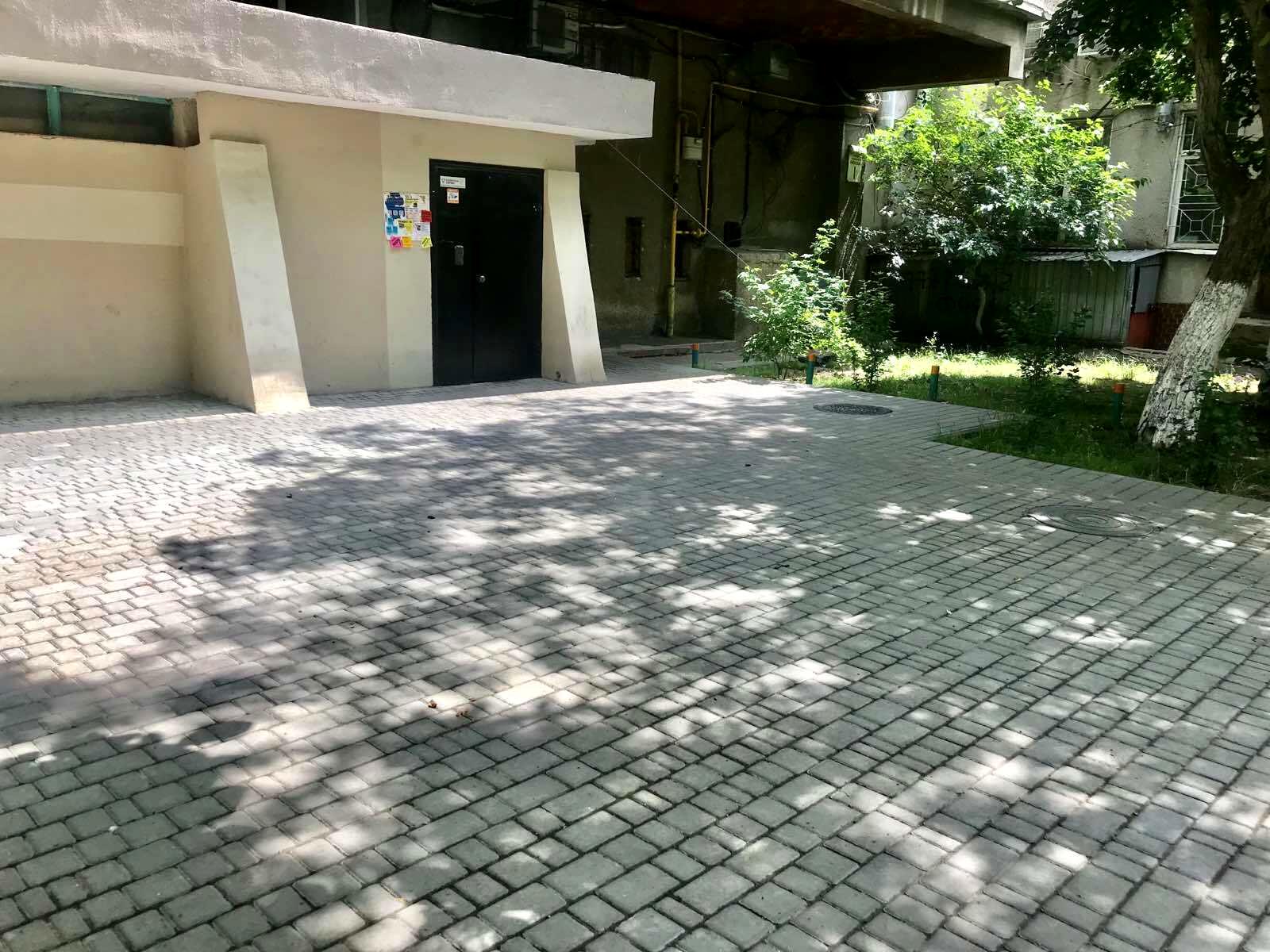 1861044189763623