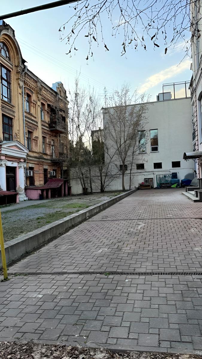 1861077446550293