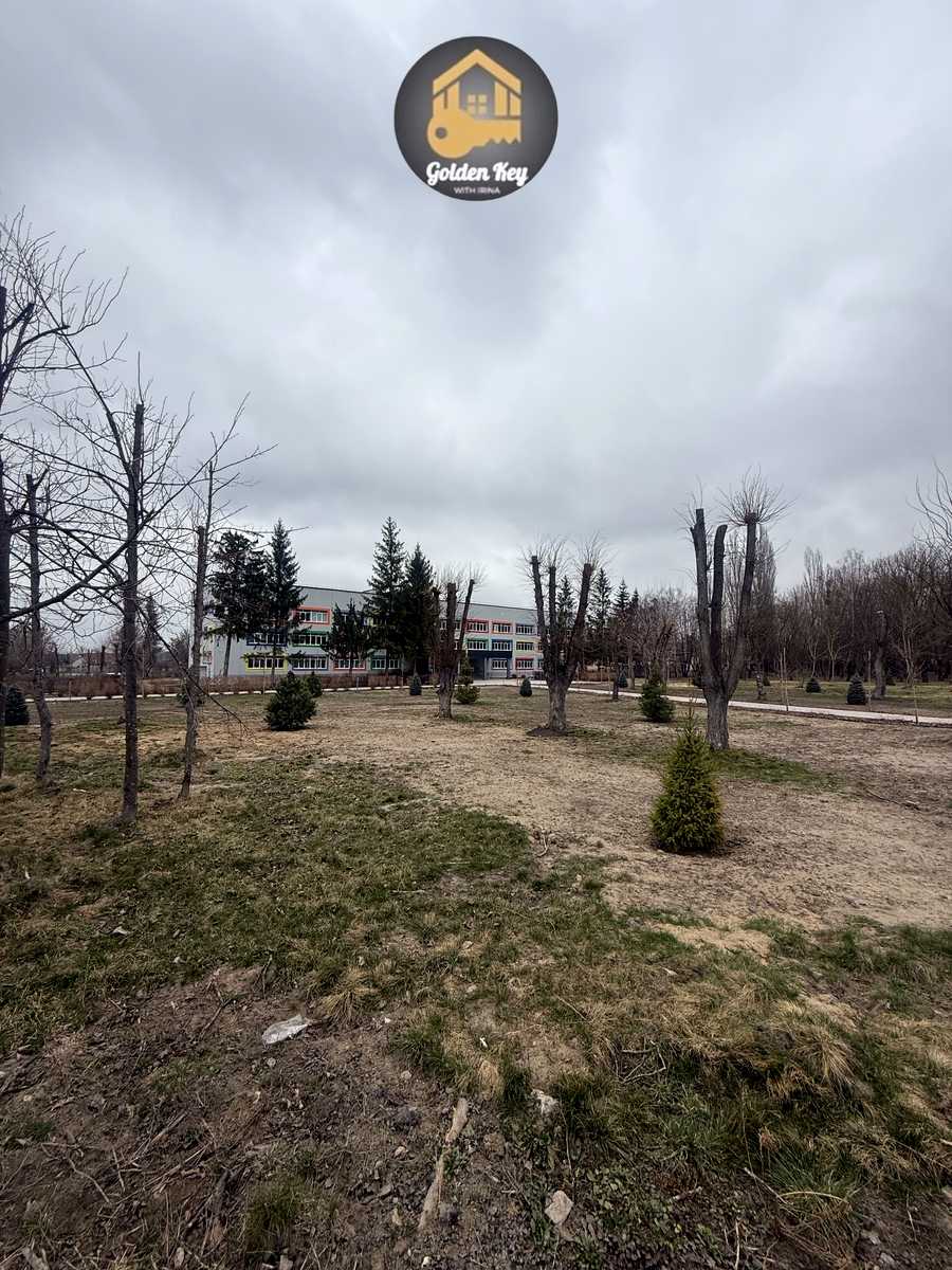 1861117103406531