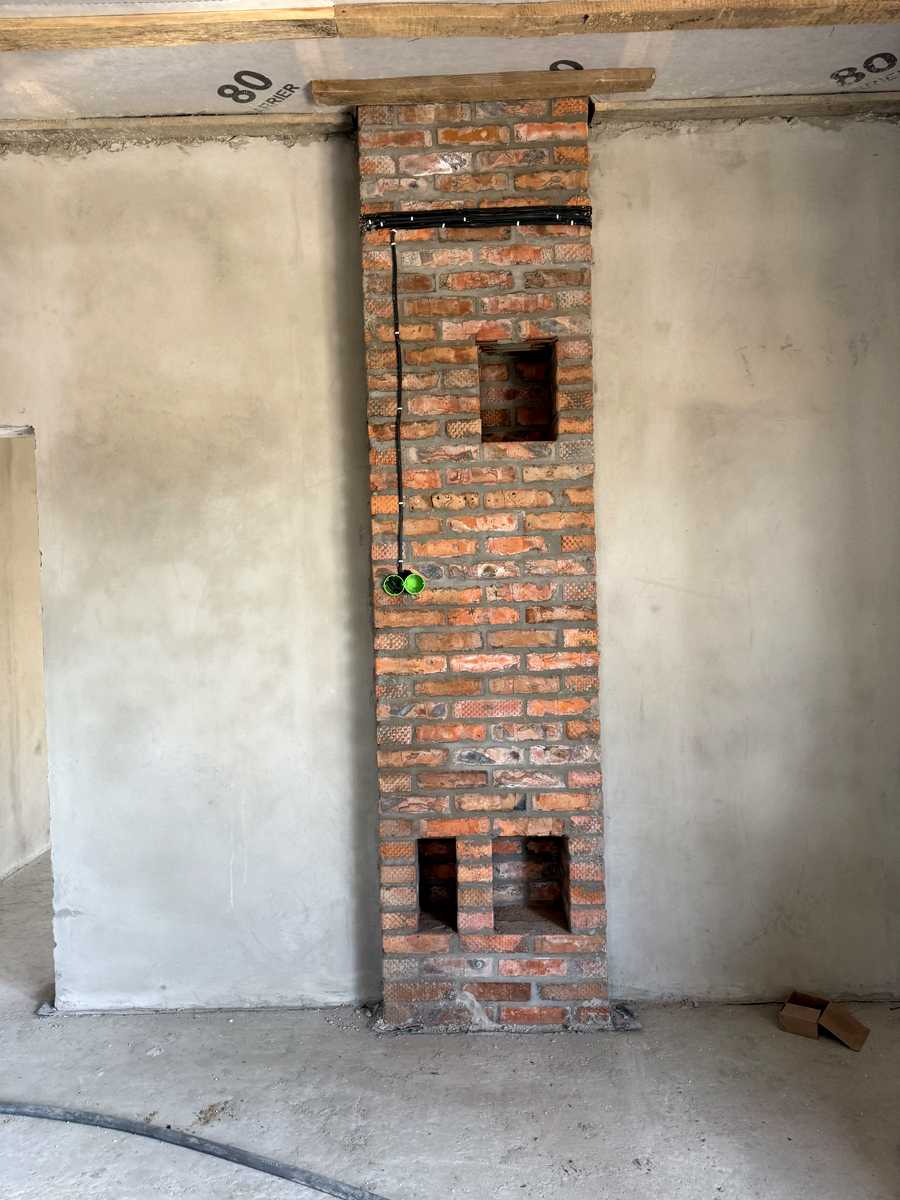 1861167627917504