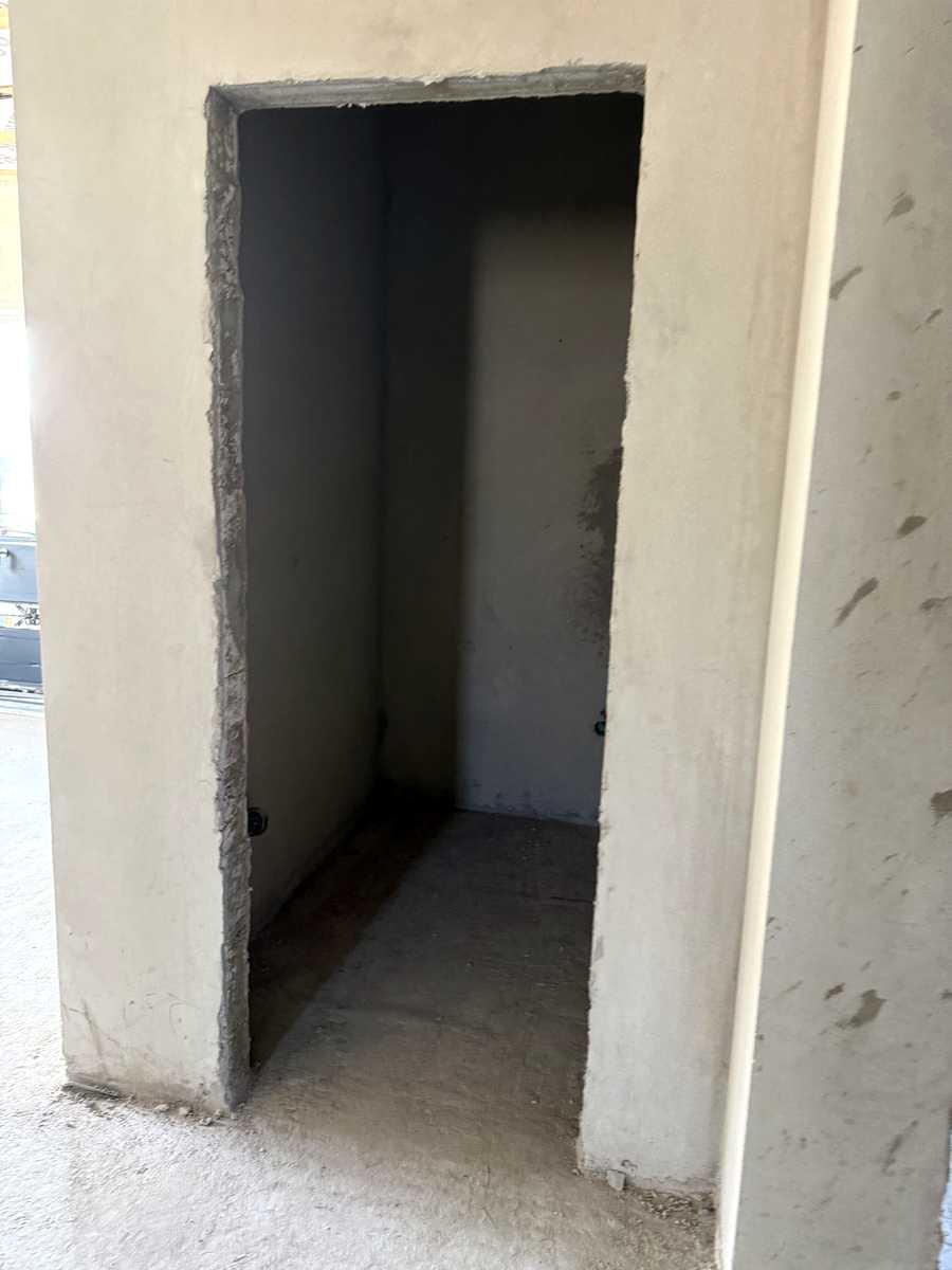 1861167635925673