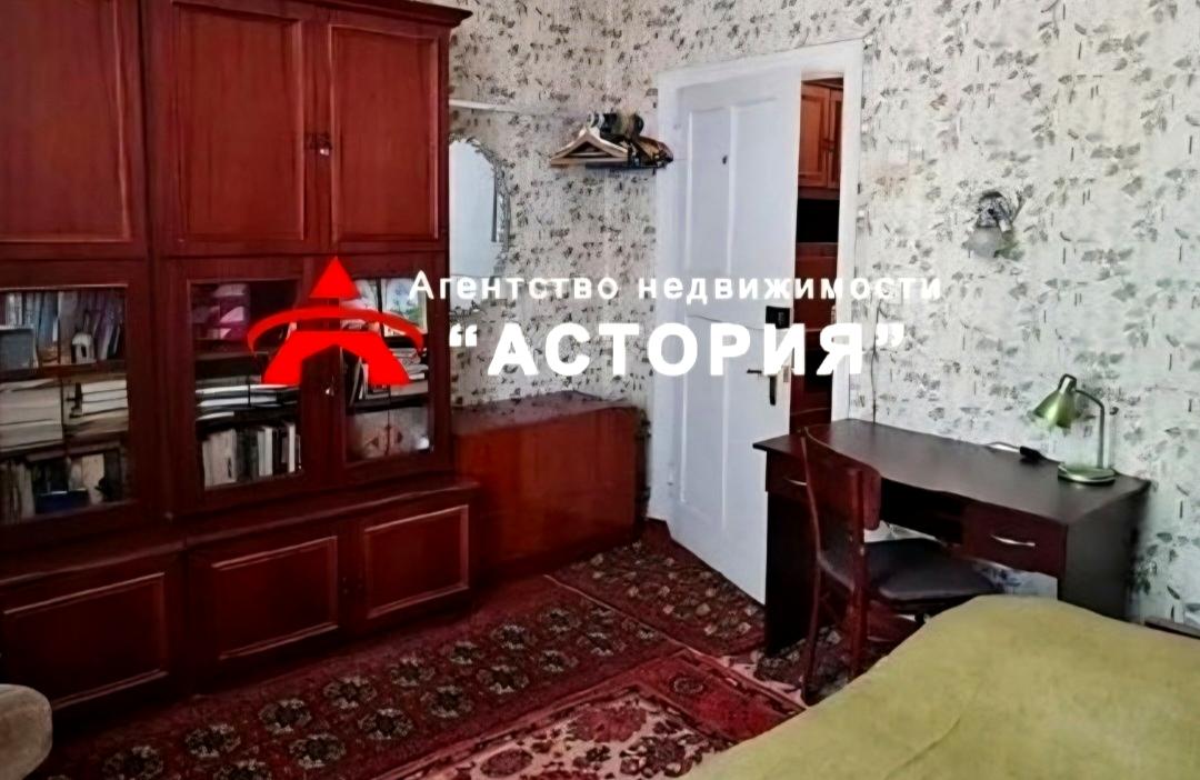 1861176475328907