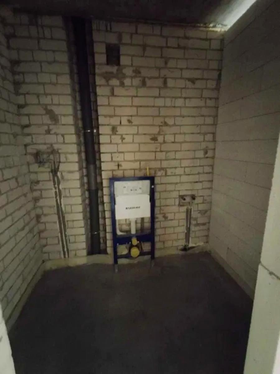 1861183815725243