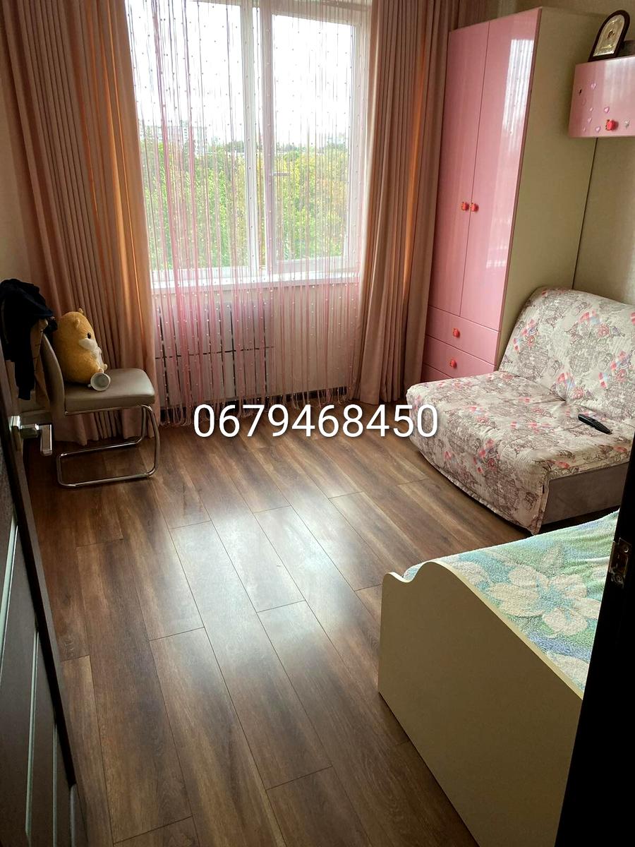 1861186745863205