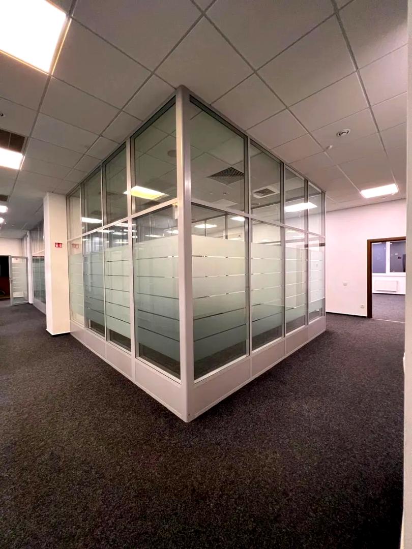 1861258481830402