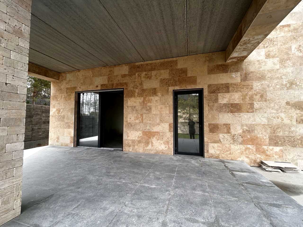1861258790941235