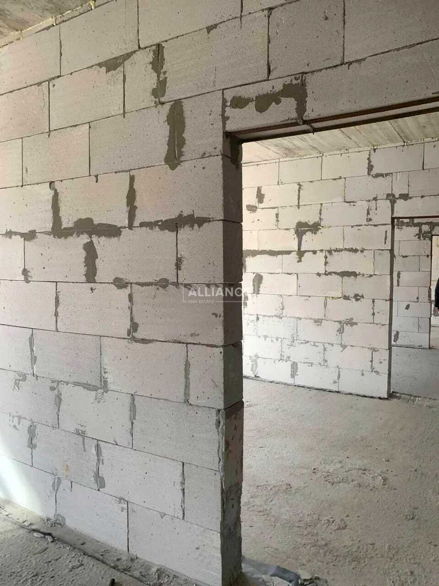 1861268709787359