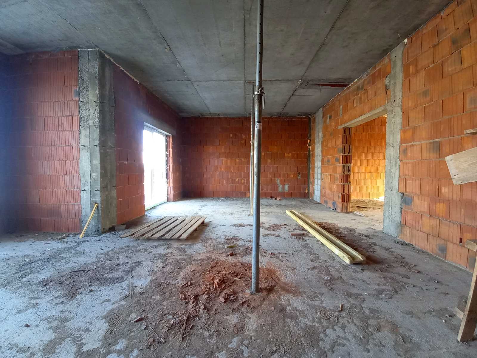 1861348411258056