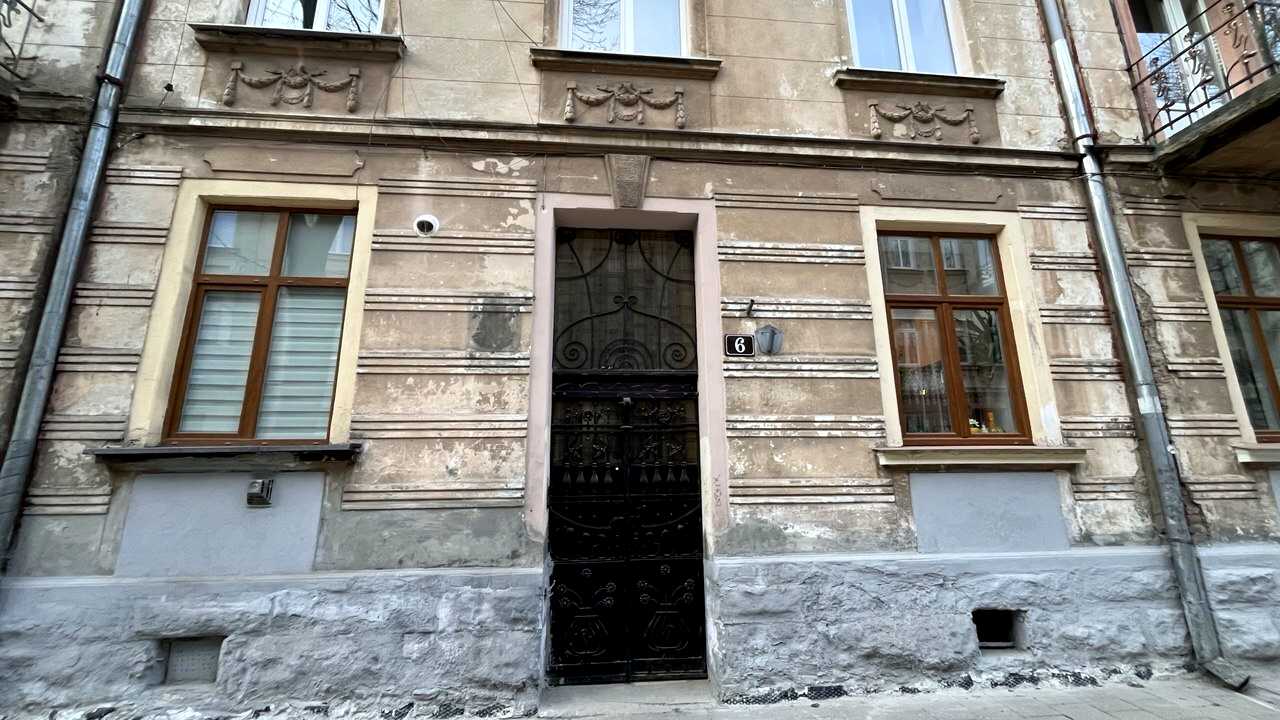 1861351944354335