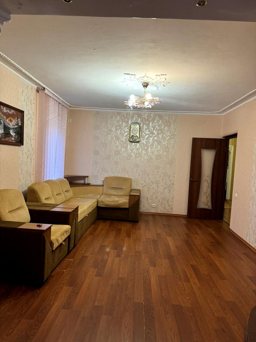 1861352104675169