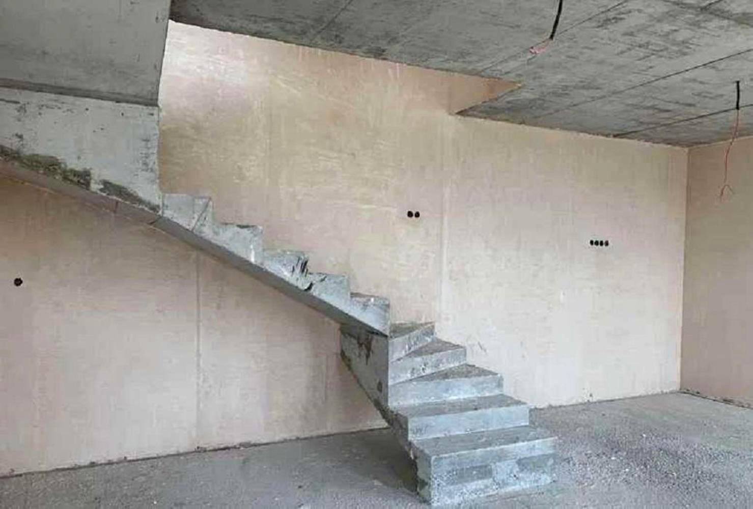1861355810340594