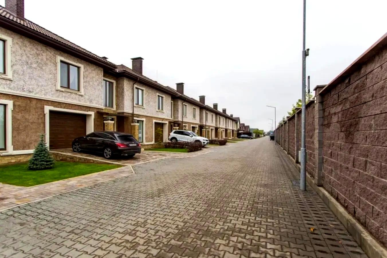 1861371655389137