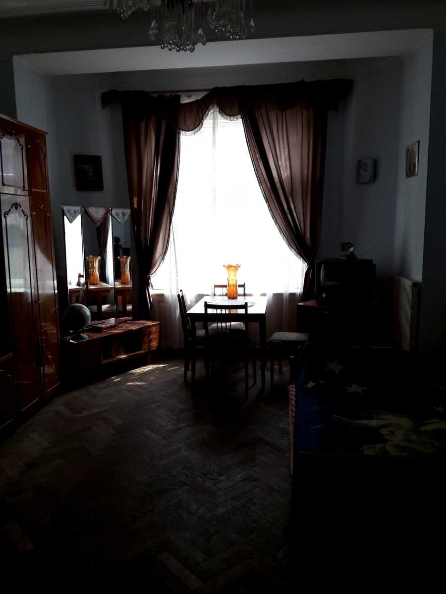 1861376501258402