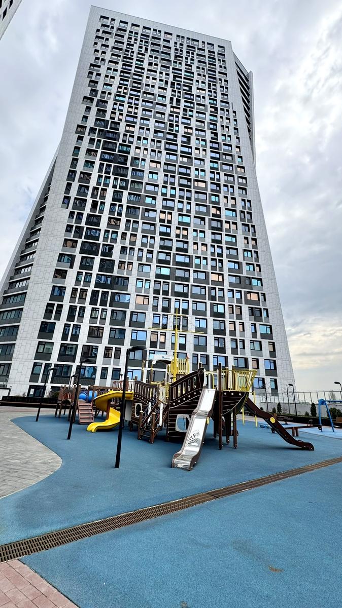 1861452563555651