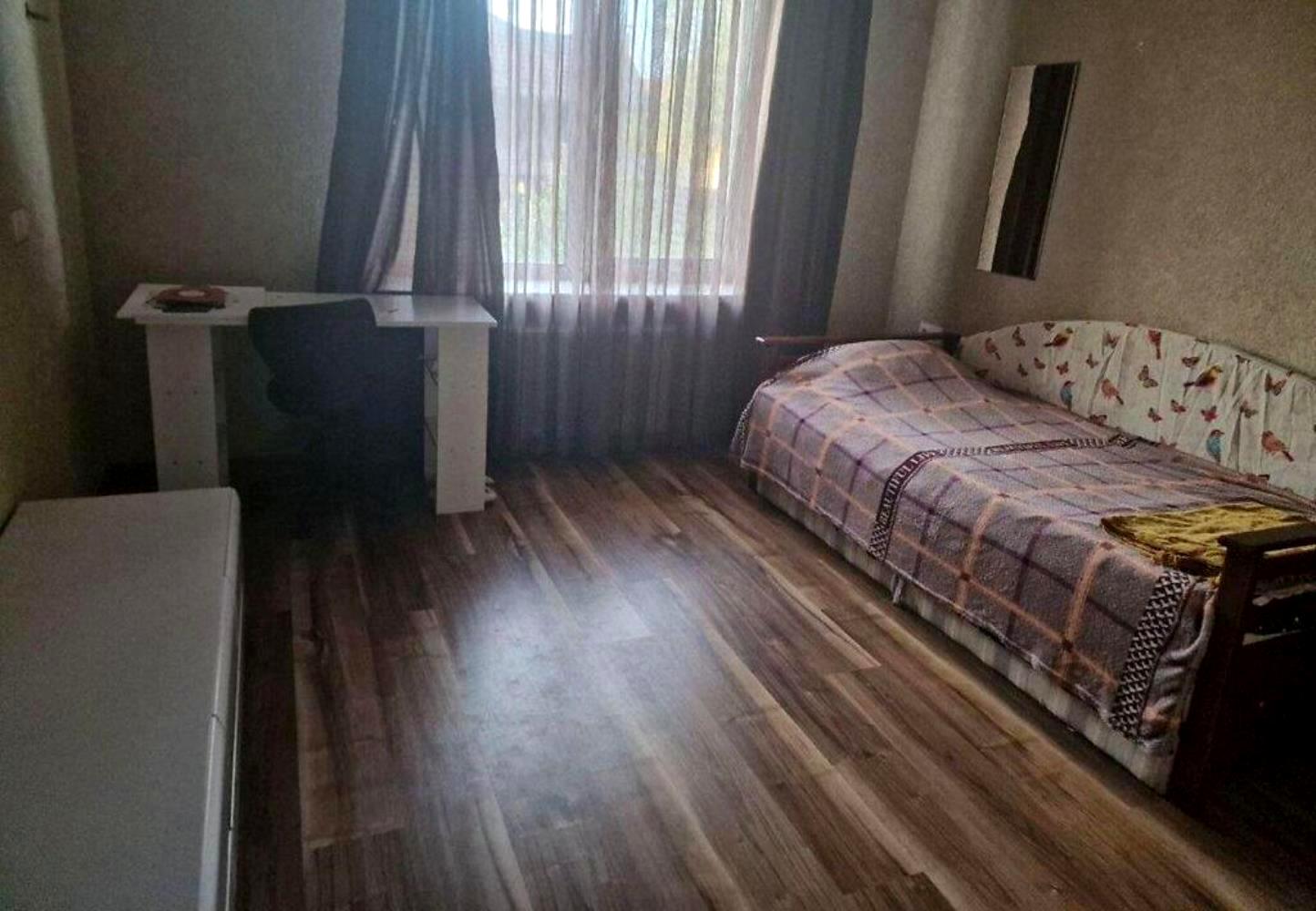 1861476204905916