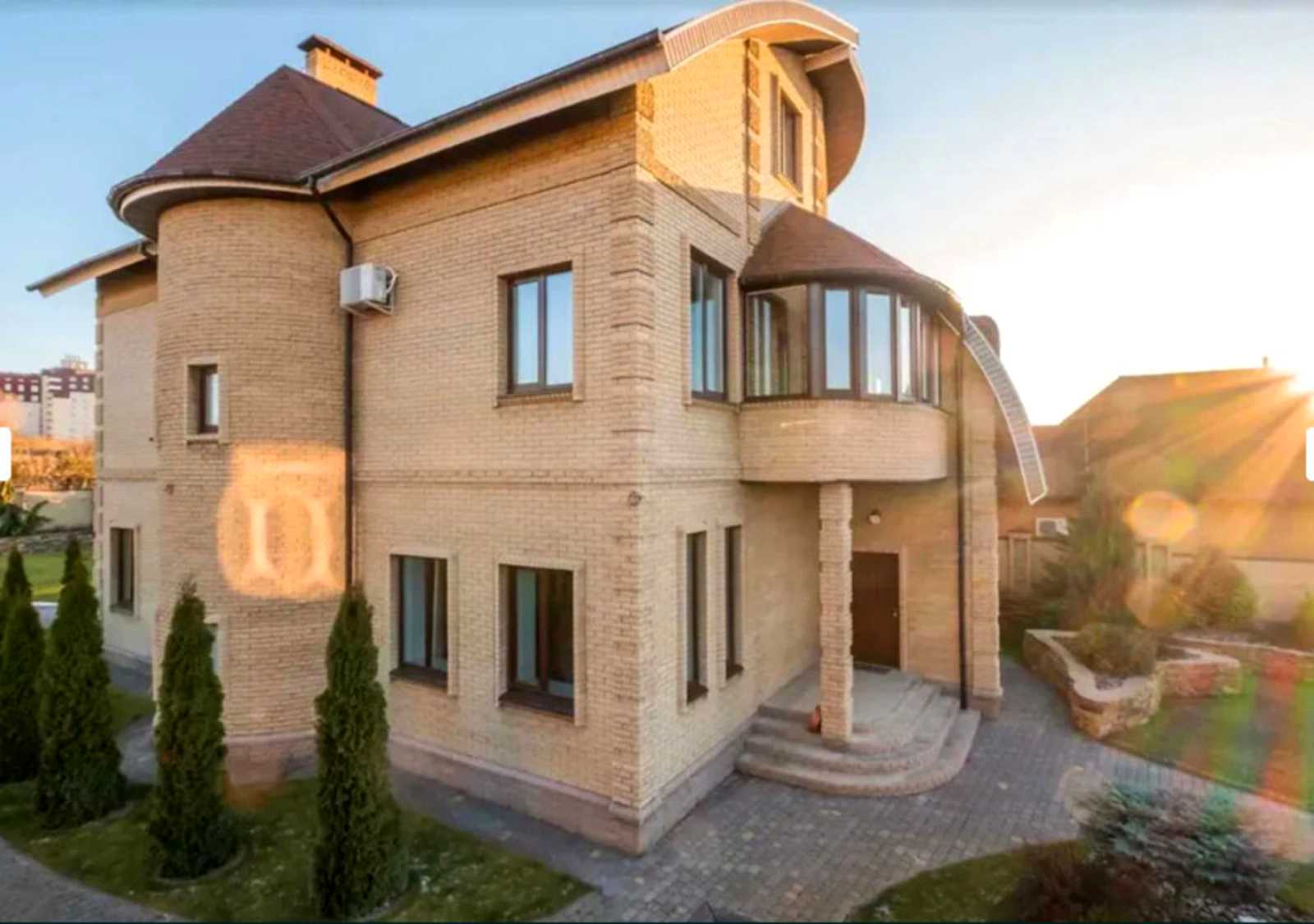 1861534733472676