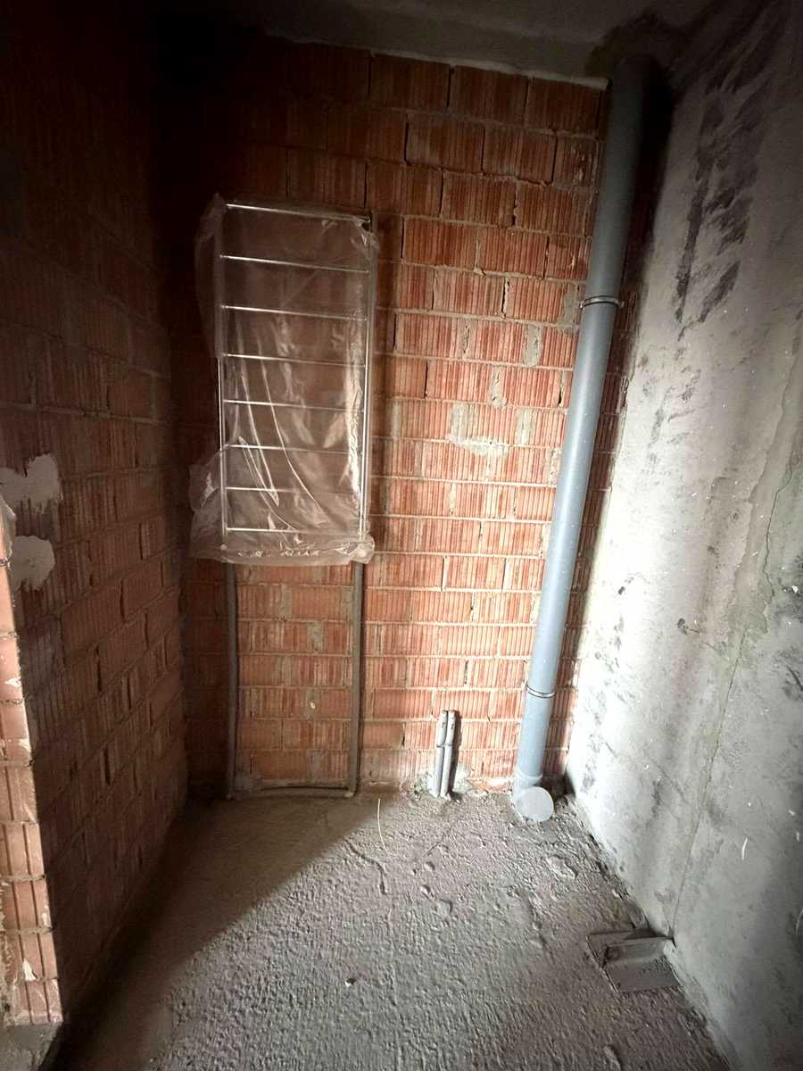 1861704633330562