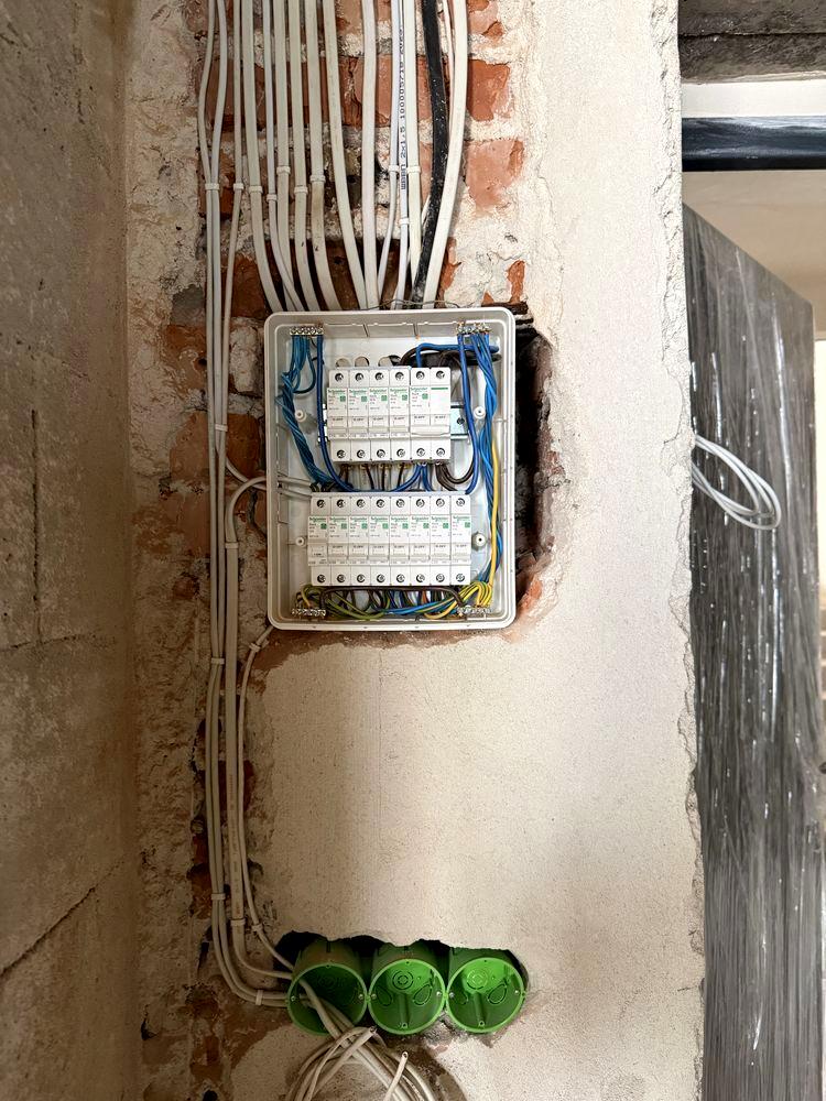 1861718728921234