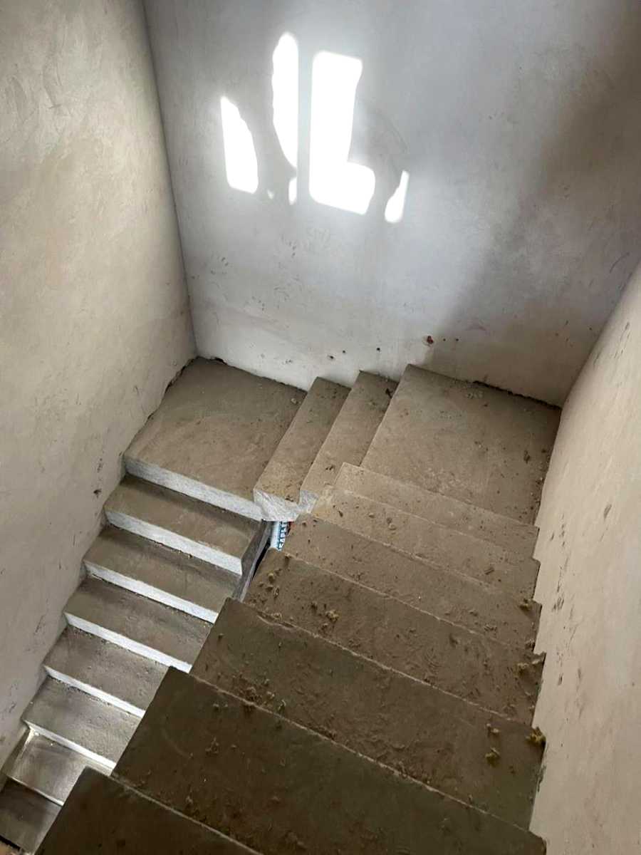 1861719205399425