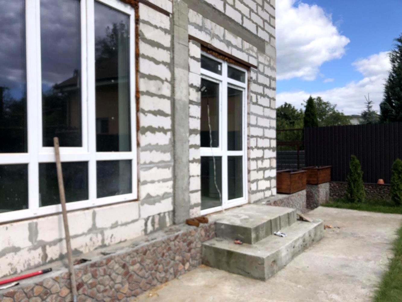 1861726936738309