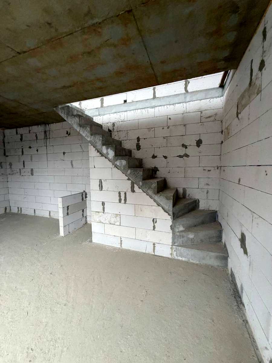 1861730304166115