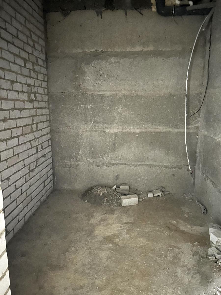1861748228170375