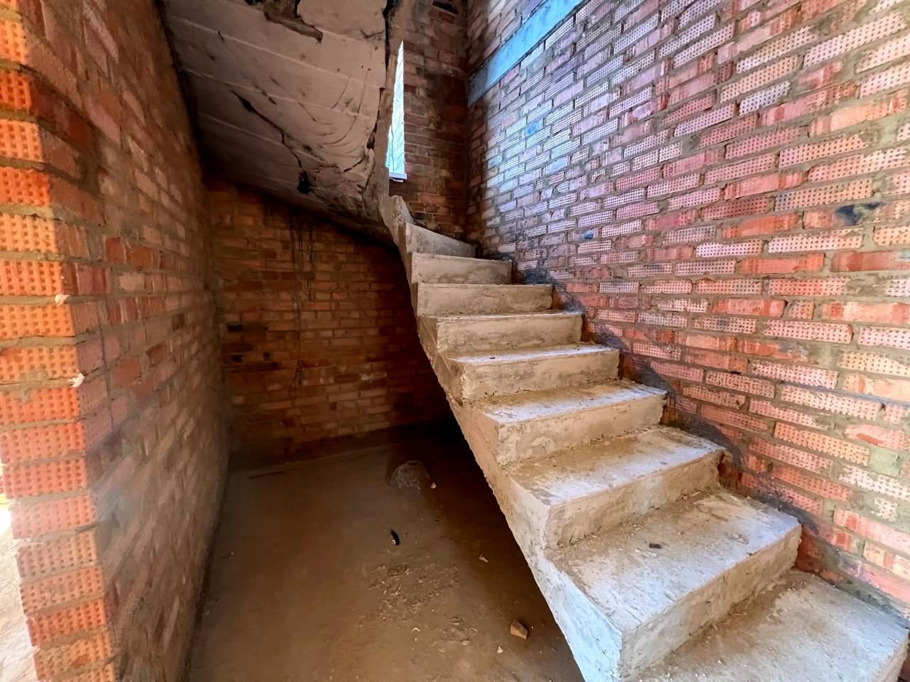 1861808668678344
