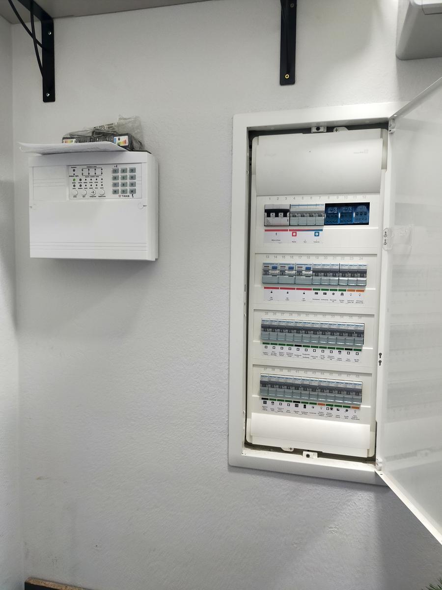 1861809393082262