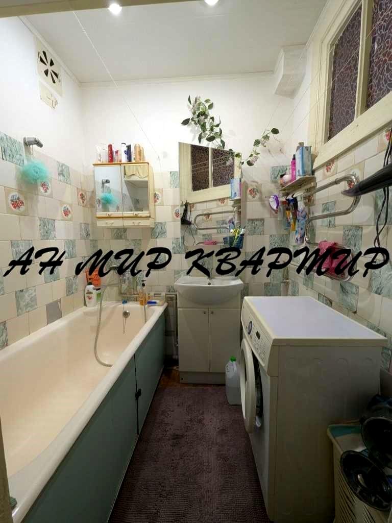1861834618256375