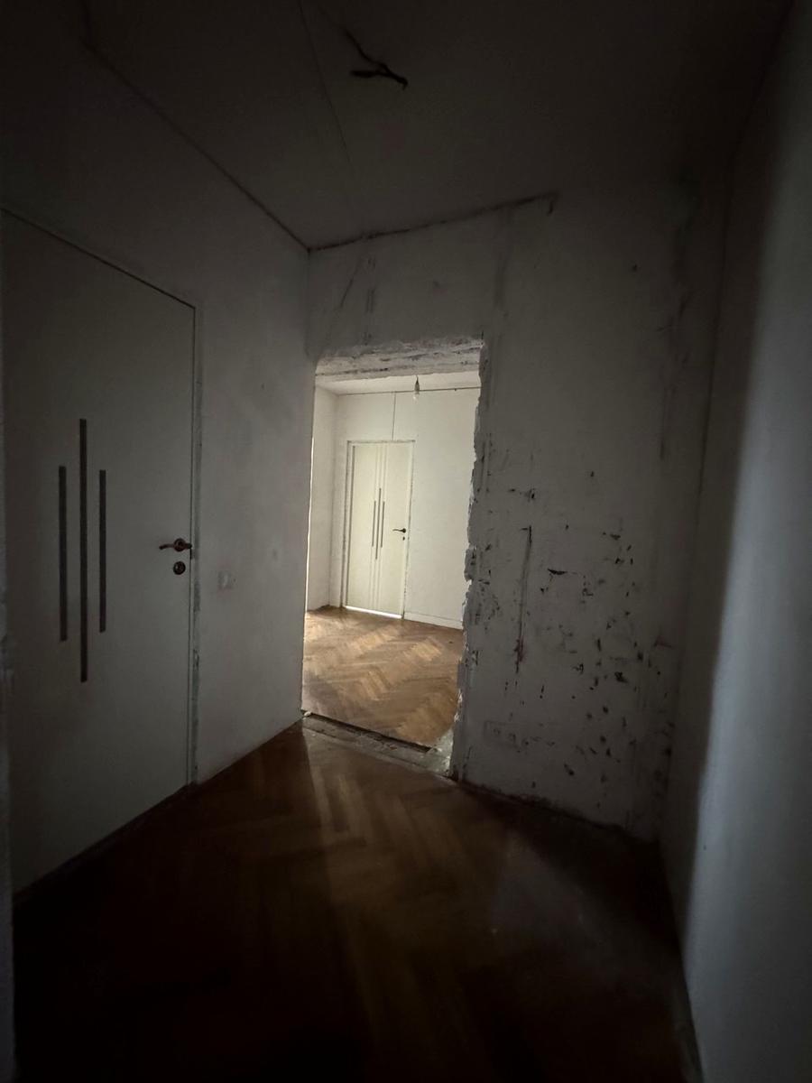 1861878591738949