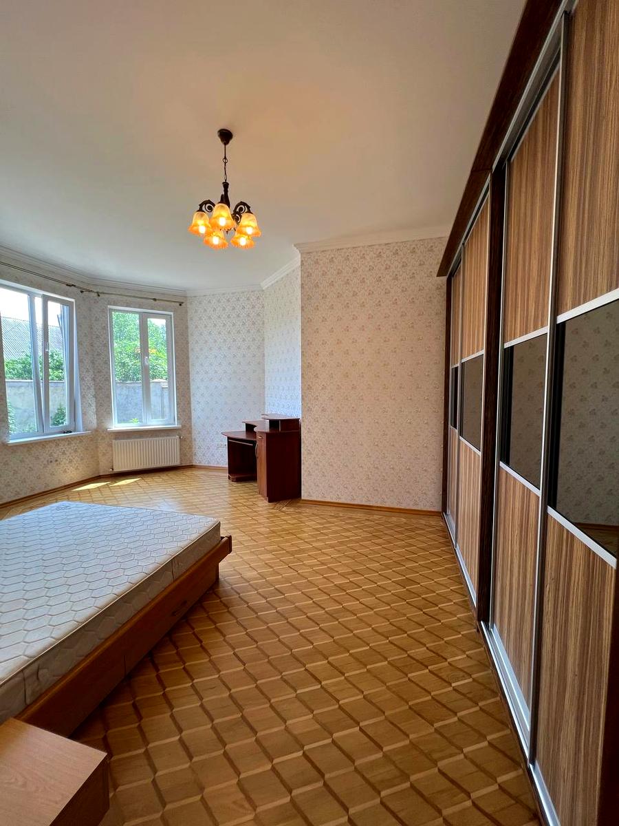 Дом по адресу ул. Янтарная (площадь 230 м²) - imageAlt 4 Дом по адресу ул. Янтарная (площадь 230 м²) - Atlanta.ua - imageAlt 4