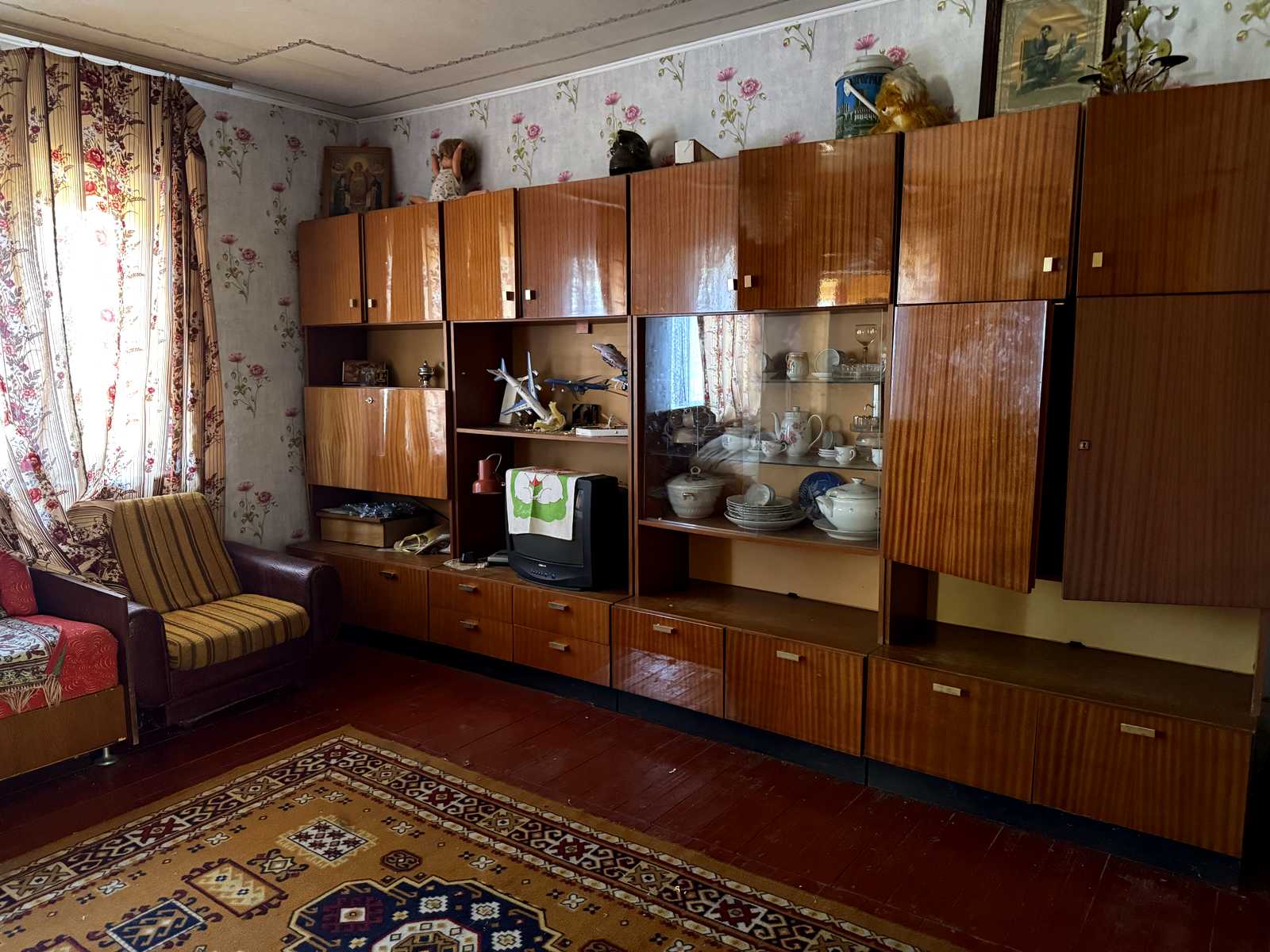 1861885333165642