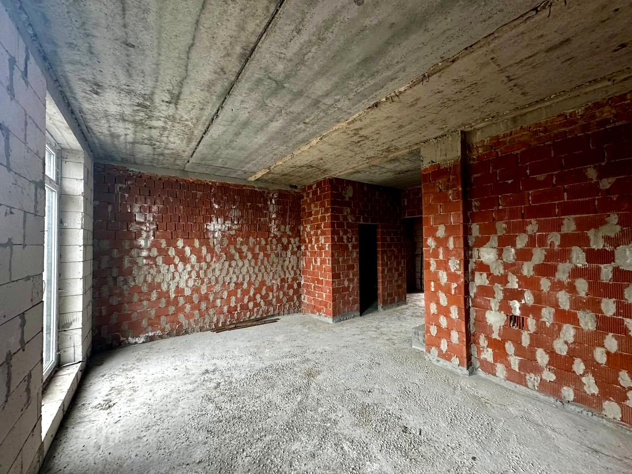 1861886935088938
