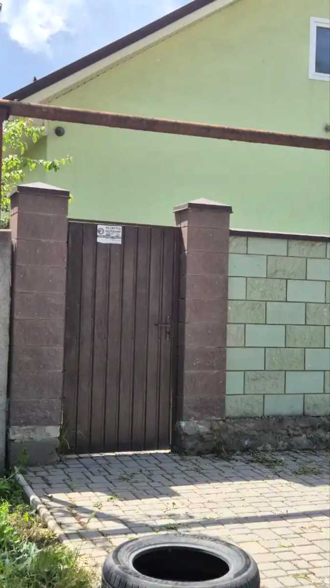 1861892096300402