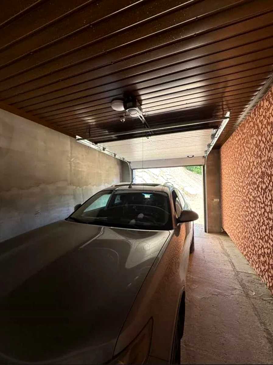 1861902435259650