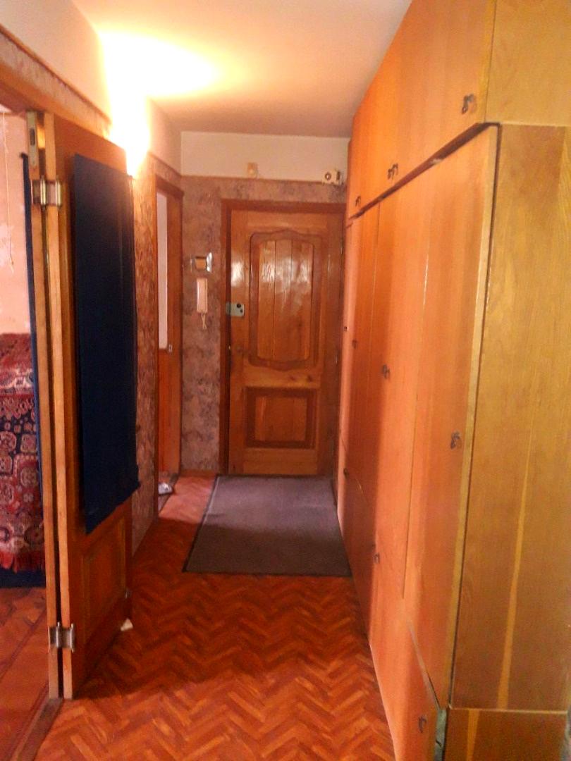 1861986200475457
