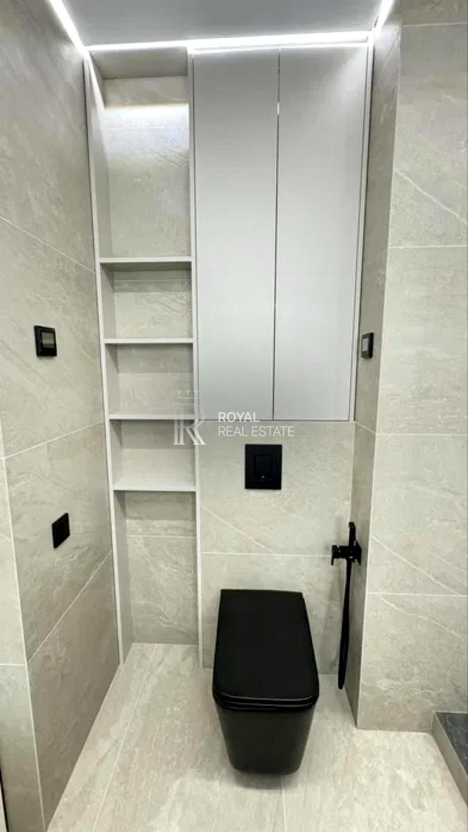 1861986648156521