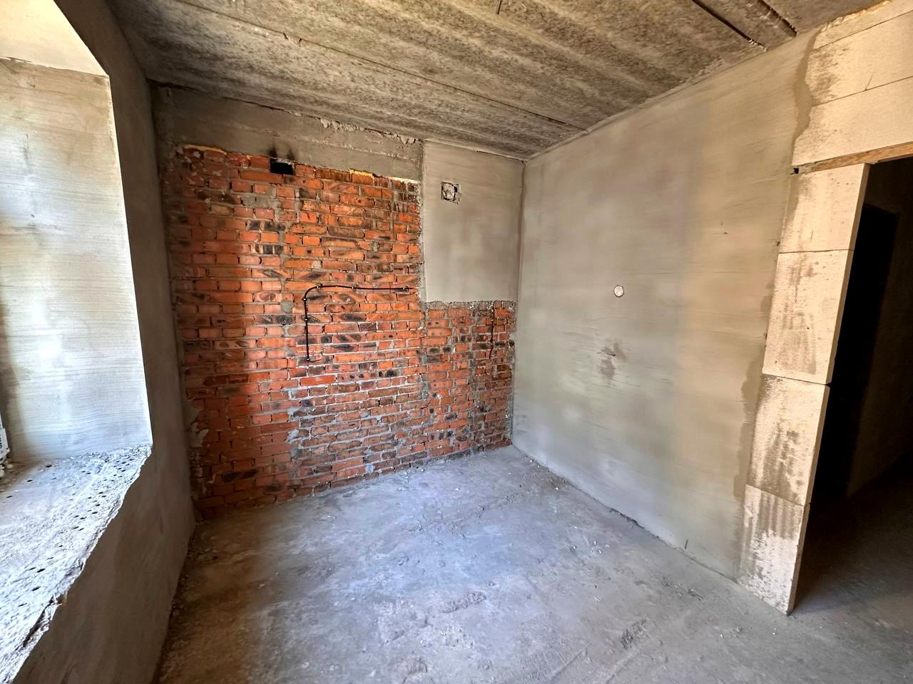 1861988947894977