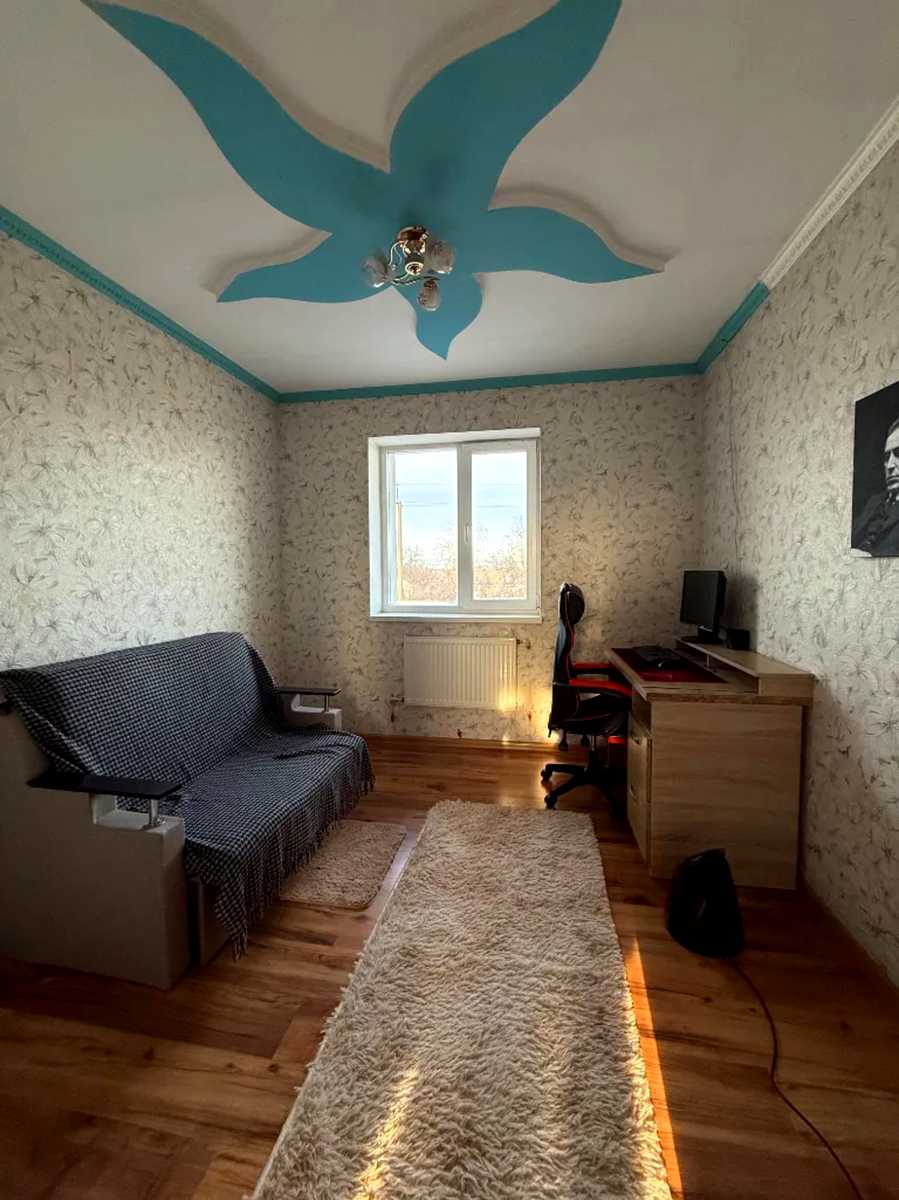 1861998845273416